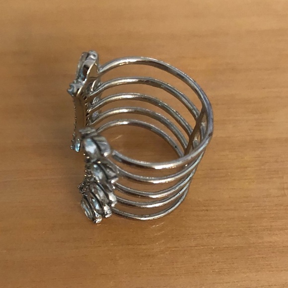 ADD FOR FREE to matching earrings . Cage style size 6 beautiful rhinestone ring - Picture 2 of 3
